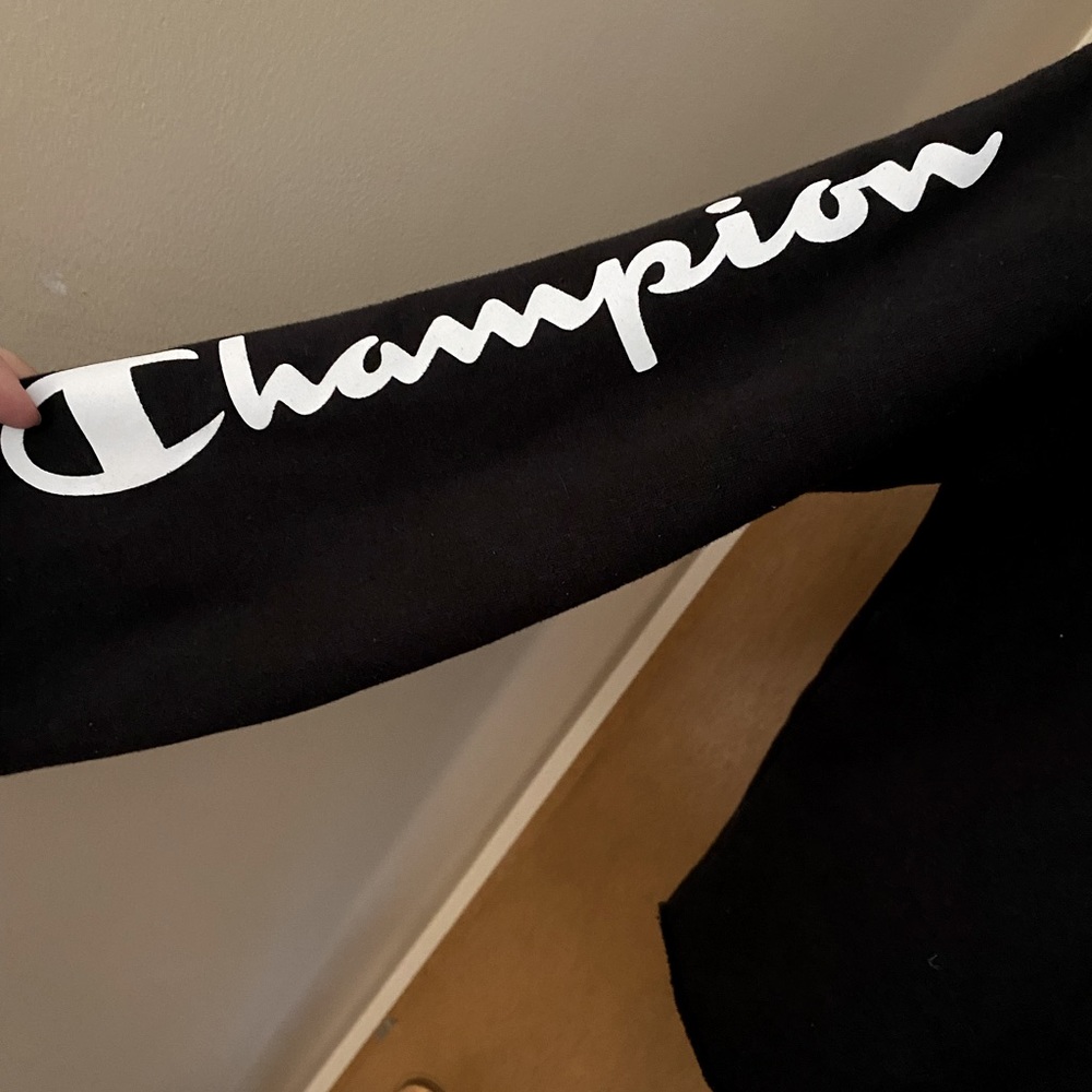 Champion women’s cropped hoodie - size Small